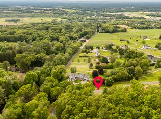 2 Setting Sun Trl, Ellington, CT 06029