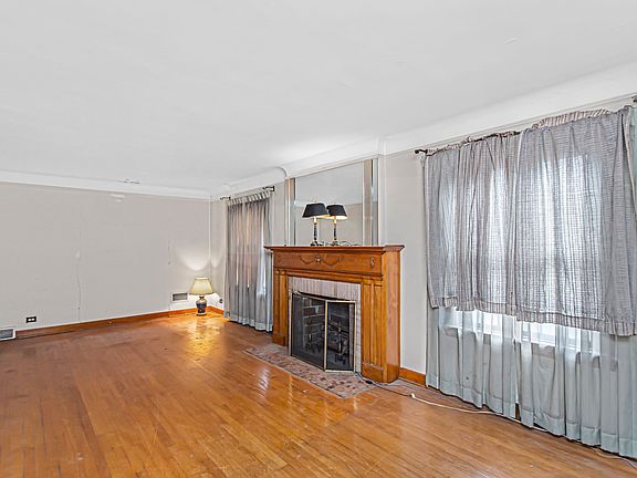 2nd image of 1714 N Sayre Ave