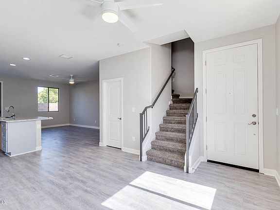 5th image of 1104 W Auburn St