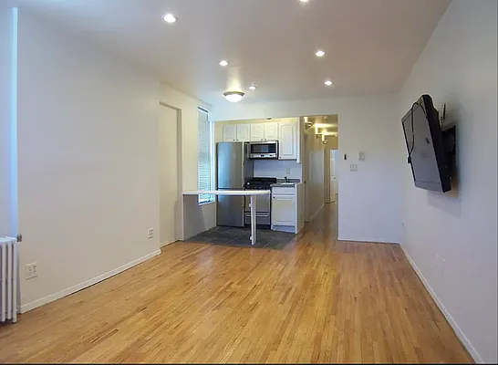 Rented by KNOCKKNOCK LLC | media 14