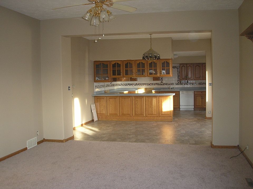 2nd image of 320 N Mill St