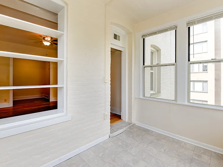 Twin Oaks — Photo 11