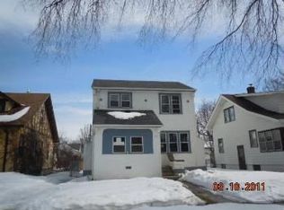 1470 Simpson St, Saint Paul, MN 55108