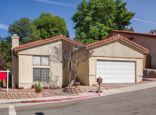 5294 Calderon Rd, Woodland Hills, CA 91364