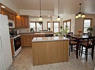 2nd image of 329 Cottingham Cir