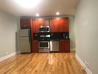 Rented by Sterea Agency