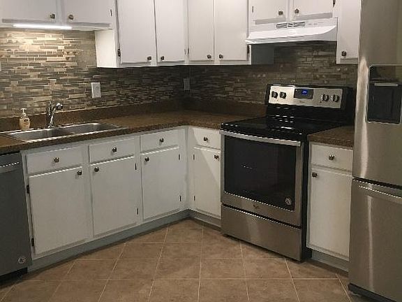 3rd image of 1687 Brookhouse Cir APT Br221