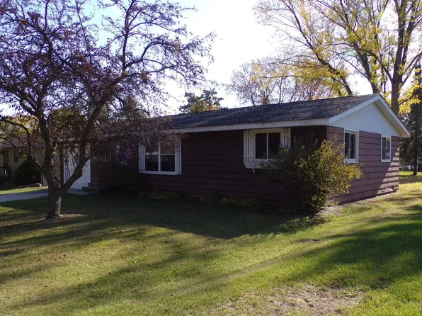 307 E Bluff St, Neshkoro, WI 54960