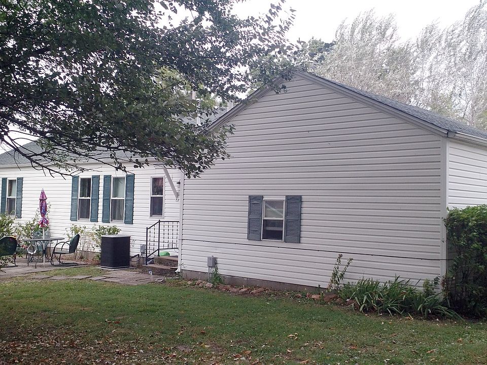 2nd image of 405 W 13th St