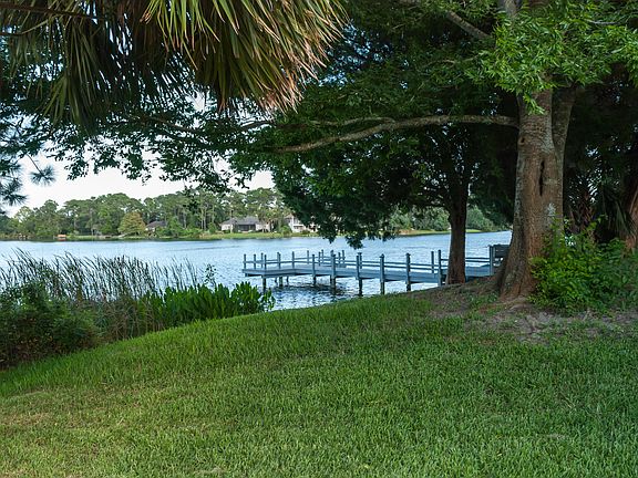 4th image of 95287 Village Dr