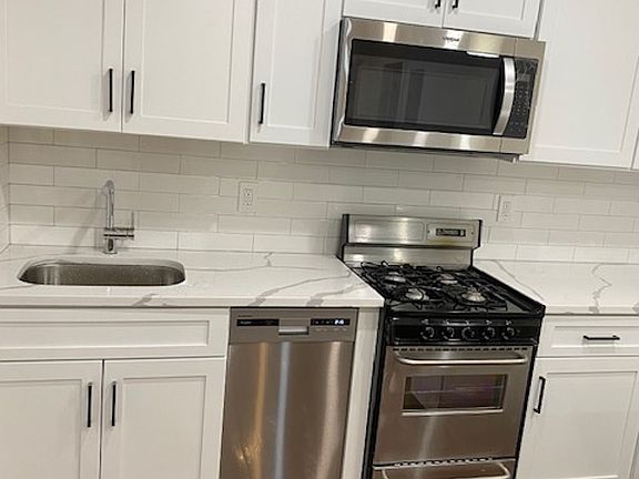 2nd image of 222 Jessamine Ave #1R