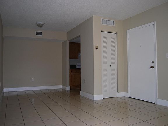 3rd image of 690 NW 114th Ave APT 204