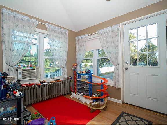 4th image of 125 Barton Ave