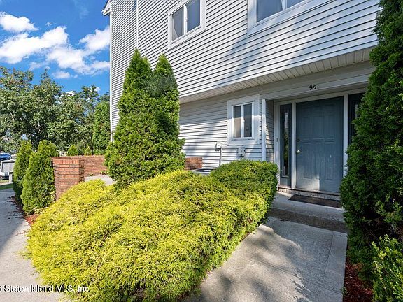3rd image of 95 Indale Ave