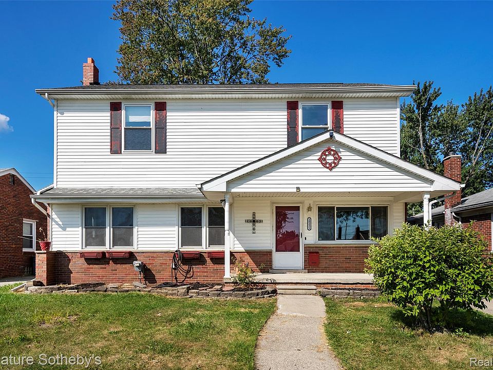 1st image of 28231 Groveland St