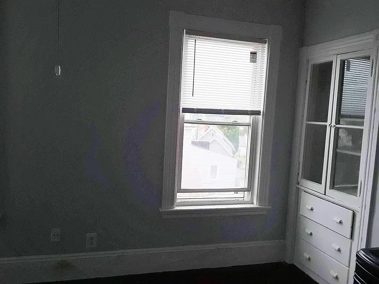 3-107-109 Endicott St #3 — Photo 11