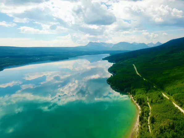 504 W Shore Rd, Babb, MT 59411