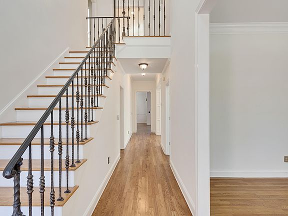 5th image of 186 N White Station Rd