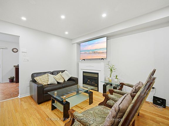 3rd image of 44 Galtee Rd