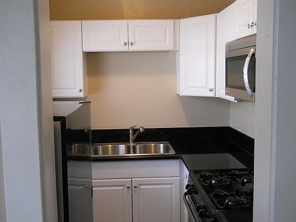 5th image of 249 N Euclid Ave APT 303
