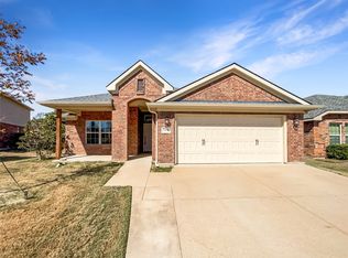 4404 Sapphire Ln, Granbury, TX 76049