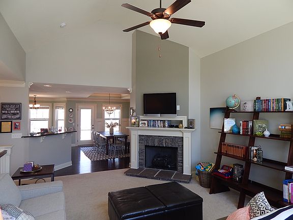 3rd image of 6376 Winlerkorn Ln