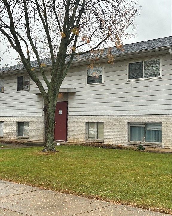 1st image of 914 W Lake Ave