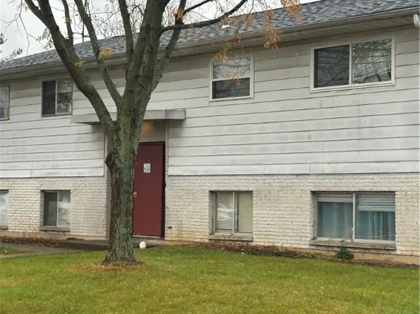 914 W Lake Ave, New Carlisle, OH 45344