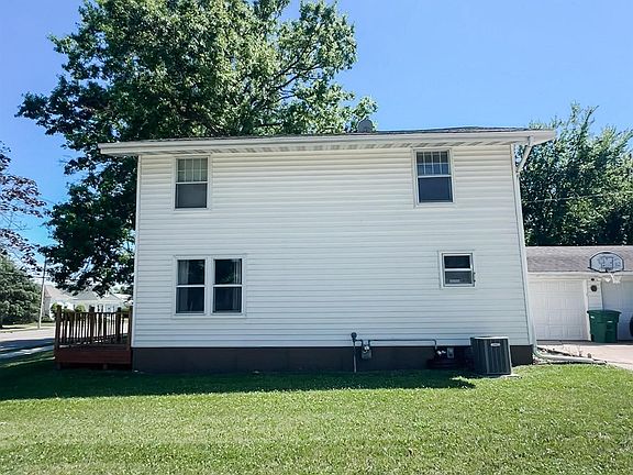 3rd image of 307 N Washington St