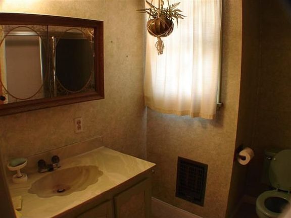 2nd image of 7193 Van Buren Way