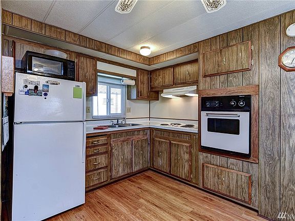 4th image of 7301 NE 175th St Unit 209