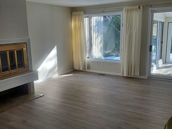 3rd image of 15 Torrey Pines Ct