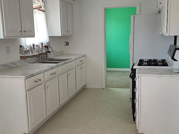 5th image of 7745 Broadway Dr