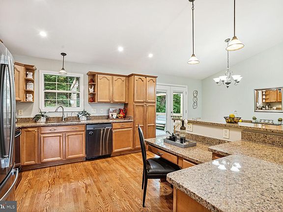 3rd image of 53 Larkwood Ct