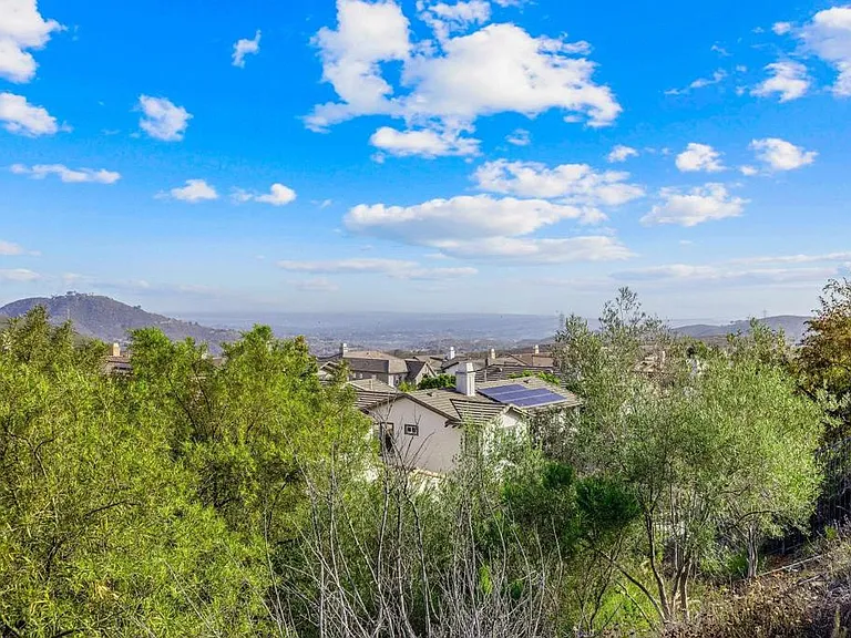 851 Antilla Way — Photo 34
