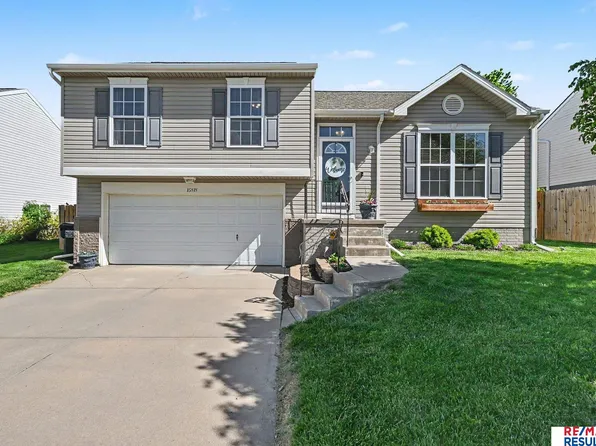 15818 Briar St, Omaha, NE 68136