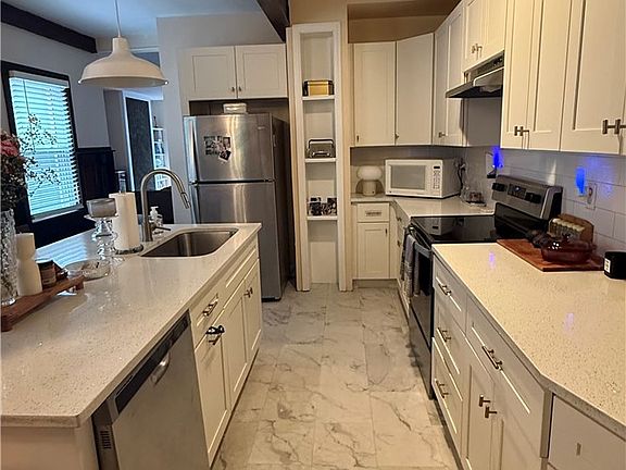 2nd image of 638-640 Summerlea St