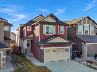 63 E Panton Vw NW, Calgary, AB T3K 0W2