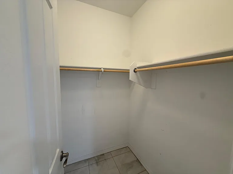 15744 W Jefferson St — Photo 9