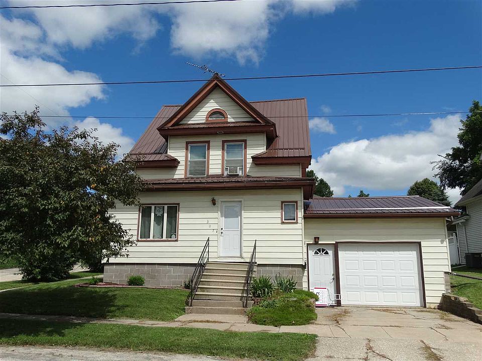 1st image of 307 1st St NE
