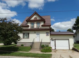 307 1st St NE, Waukon, IA 52172