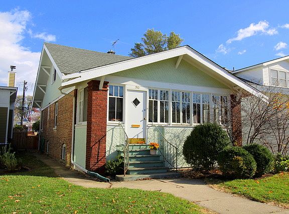 3rd image of 910 N Harvey Ave
