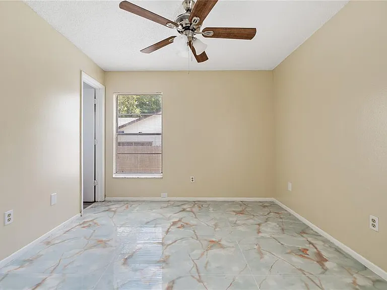 8517 Renald Blvd — Photo 10