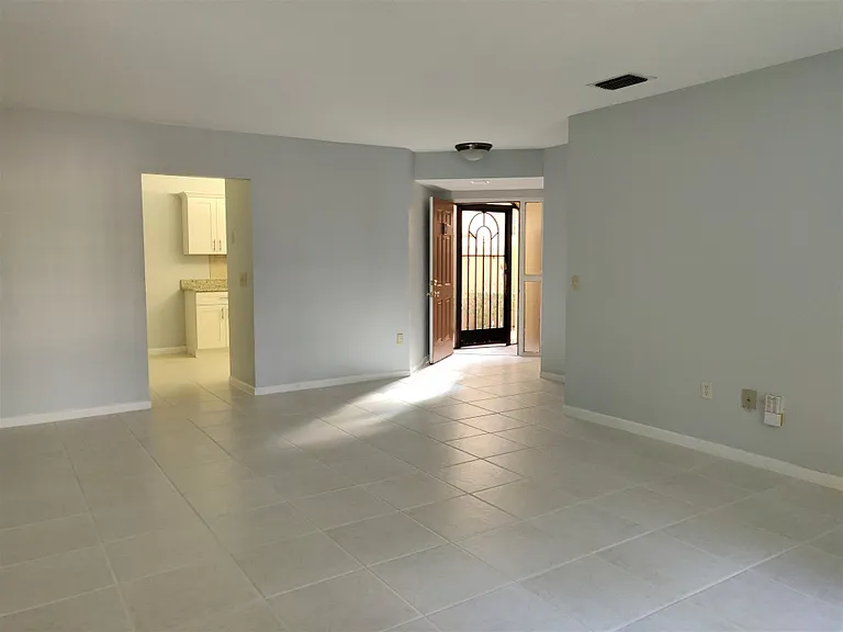 5139 Europa Dr #H — Photo 19