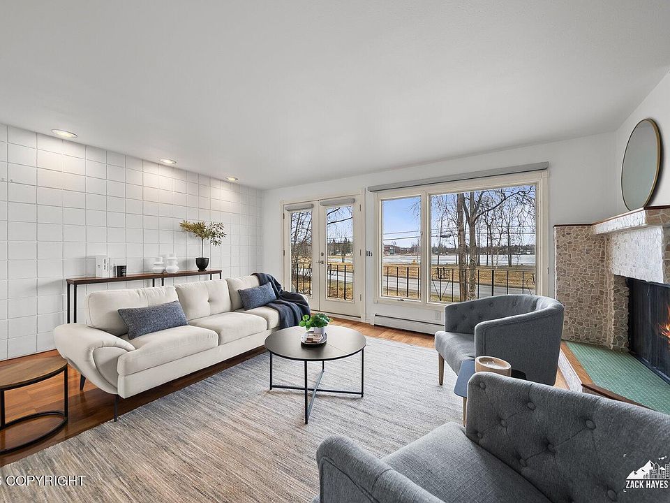 1st image of 3333 Lakeshore Dr Unit 10