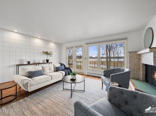 3333 Lakeshore Dr Unit 10, Anchorage, AK 99517