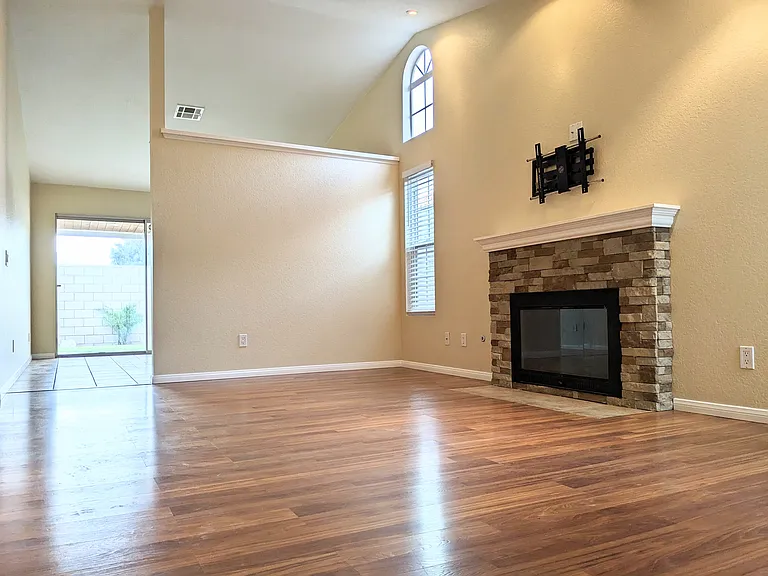 14504 Mountain High Dr — Photo 16