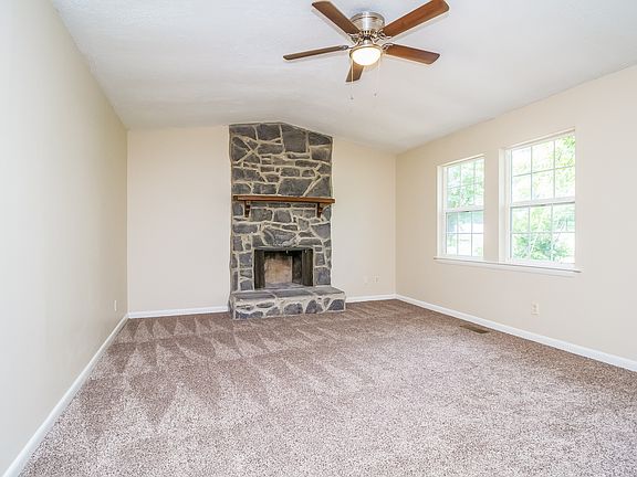 2nd image of 103 Creek Glen Cv