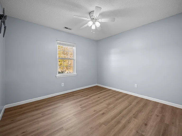 218 Winterberry Ct — Photo 22