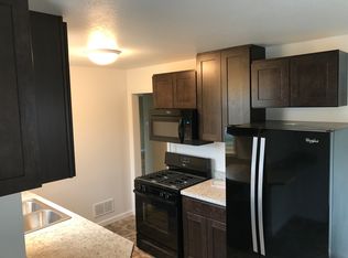 1606 Glenross Blvd, Oregon, OH 43616